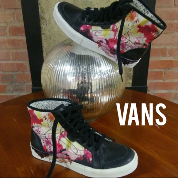 Vans Shoes - Vans |HP🎉 Hannah Stouffer RARE Sneakers Black Red